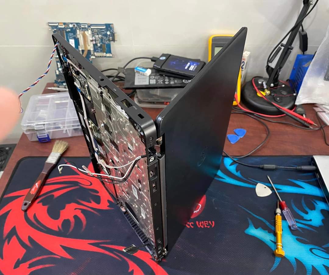 sửa laptop bị kêu rè rè khi quạt tản nhiệt bị hư