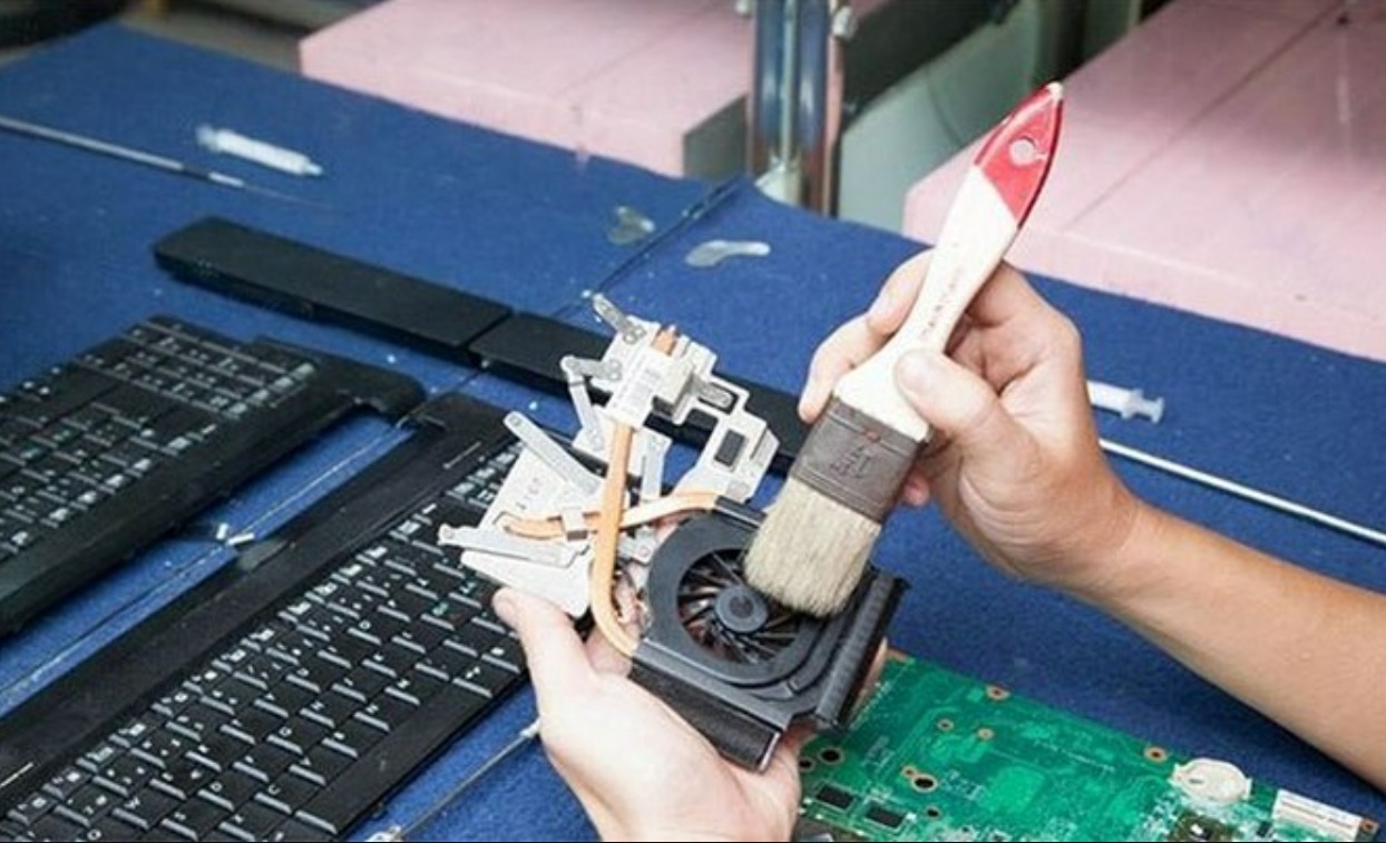vệ sinh máy tính sửa lỗi phát ra tiếng kêu rè rè
