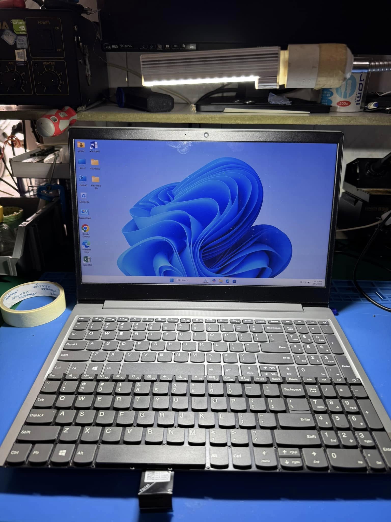 Laptop bị treo cứng, màn hình không phản hồi Laptop bị treo cứng, màn hình không phản hồi