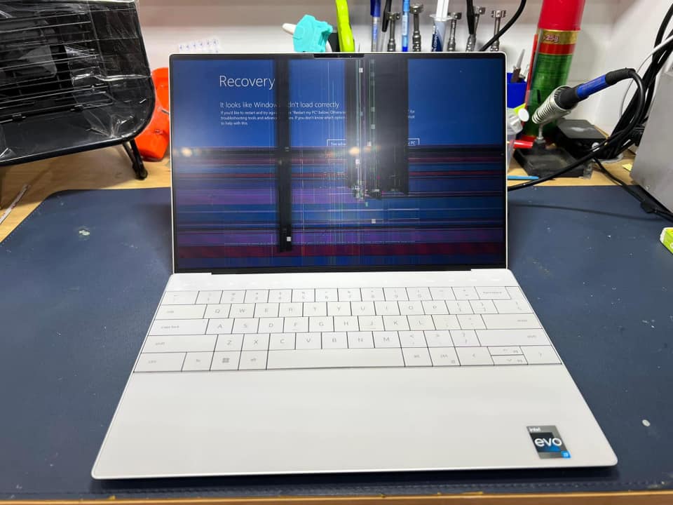 Dịch vụ vệ sinh laptop TPHCM Thiên Long – lấy liền, tra keo xịn