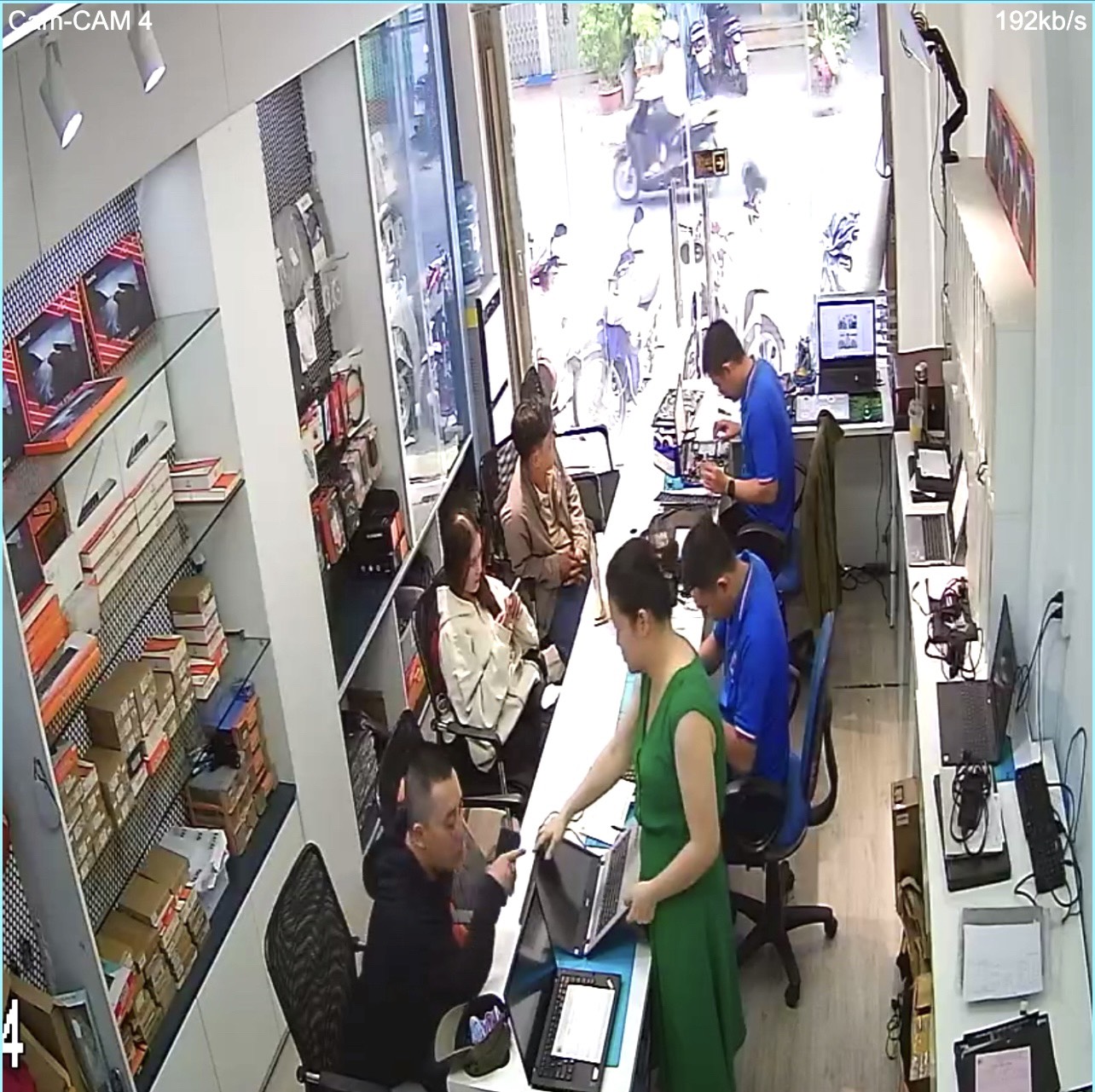 Nhân viên đến nhà khách hàng khu Thanh Đa