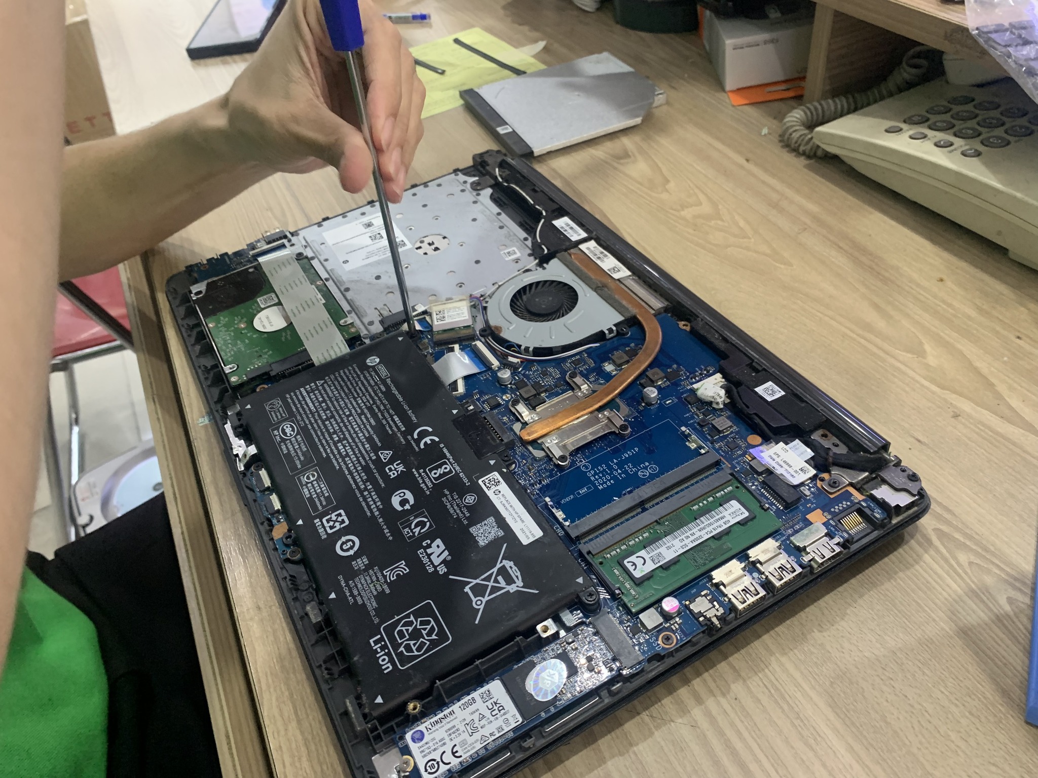 Thay bàn phím laptop quận 2 chính hãng giá rẻ