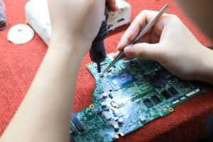 Dịch vụ sửa laptop tận nơi tại chung cư Giai Việt và khu dân cư Chánh Hưng