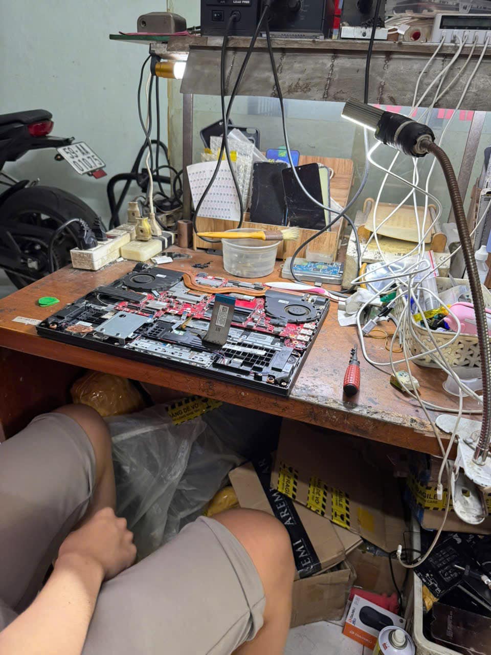 sửa lỗi ic sạc pin laptop tại trung tâm sửa laptop bình thạnh