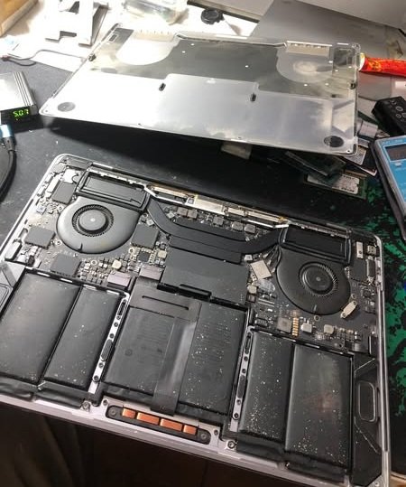 pin bị hư sạc không vào điện nên bị mất nguồn dẫn đến laptop mở không lên