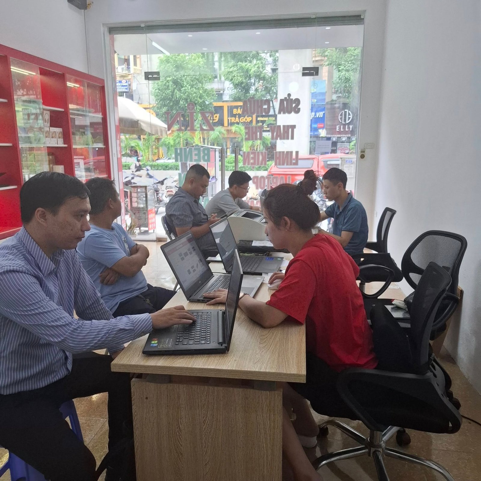 sửa laptop đường nguyễn gia trí lấy liền
