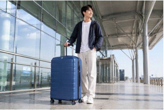 Roncato Box size 24 inch - dòng vali được nhiều sinh viên quốc tế lựa chọn nhờ độ bền cao